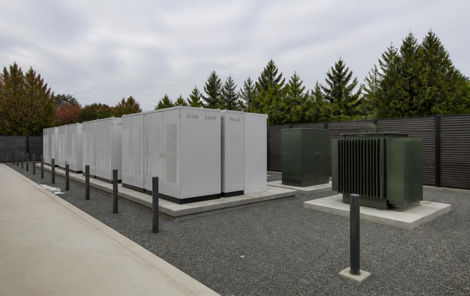 Representative illustration of commercial battery energy storage